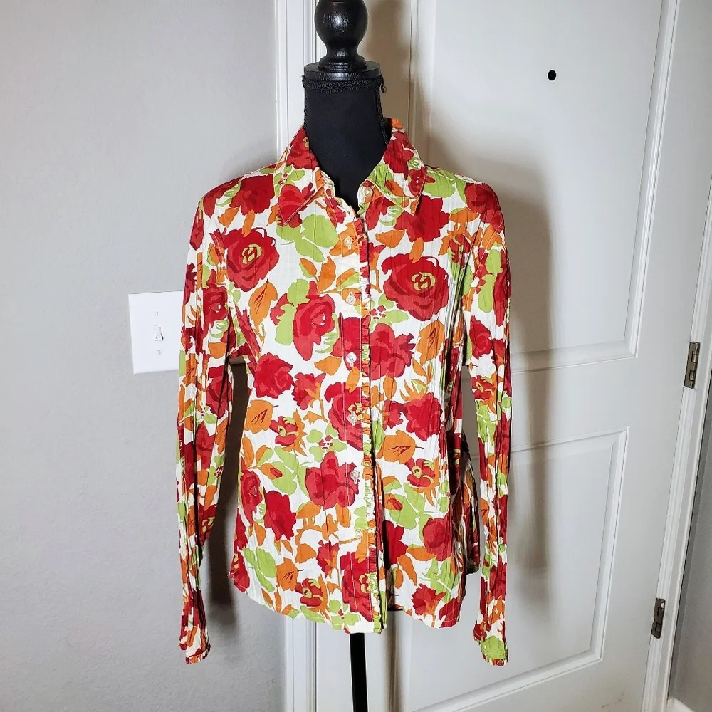FIELDGEAR Women's Floral Ruffle Trim Buttondown Blouse Size Large NWOT - Picture 3 of 15